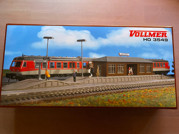 3549 Vollmer Bahnsteig Niederau mit Wartehalle, H0